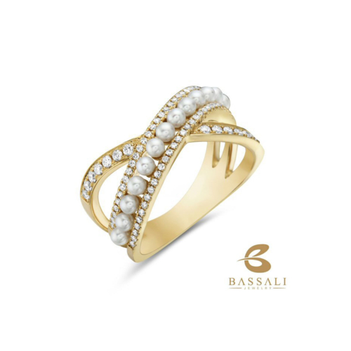 Pearl (Freshwater Cultured) & Diamond Ring